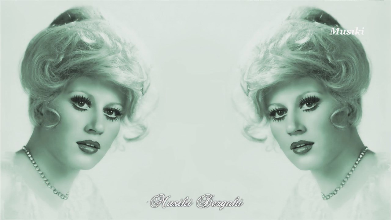 Muazzez Abacı ♫ Kaçıncı fasl-ı bahar bu solar gider emelim.HD