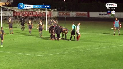 Le joueur de Rodez reste au sol suite à un contact.