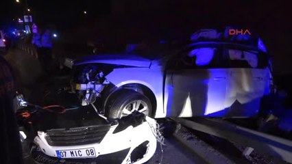 İzmir Köprüden Düşen Otomobildeki 2 Kişi Öldü