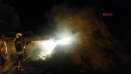 Manisa'da Saman Yüklü 2 Kamyon Yandı