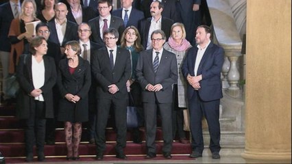 Catalonia mayors sign decree approving independence vote, defying Spanish government