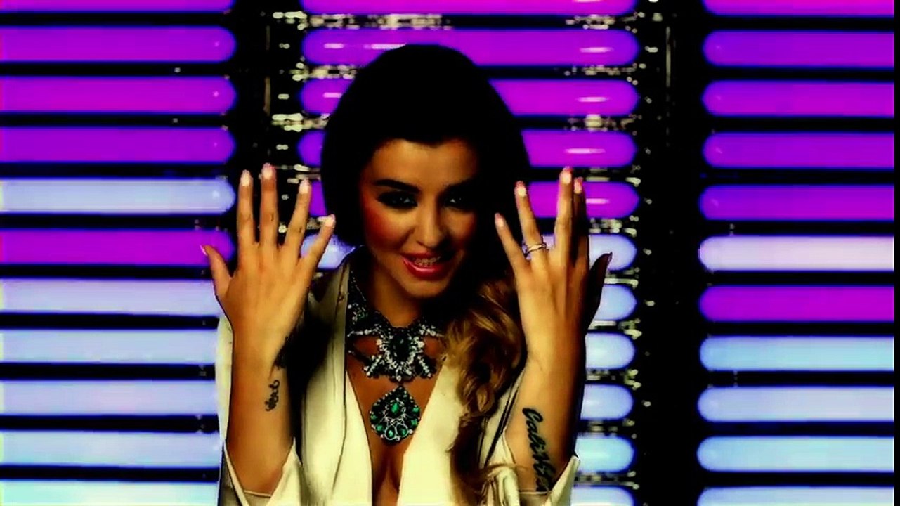Ya Saniya Baby Love me Again music video