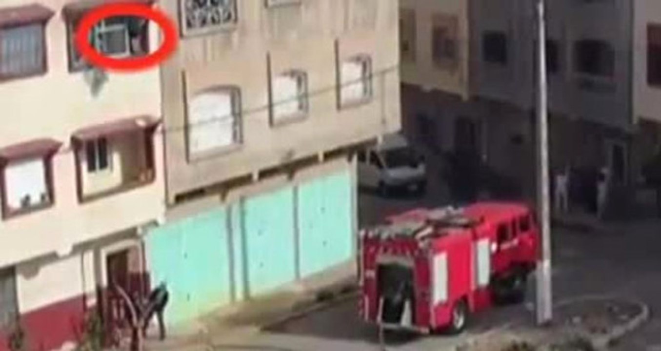 Fas'ta Evini Ateşe Veren Kadın Ölüme Atladı