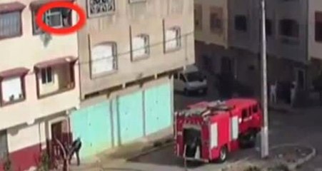 Fas'ta Evini Ateşe Veren Kadın Ölüme Atladı