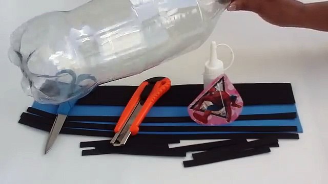 COMO HACER DULCERO DEL HOMBRE ARAÑA CON BOTELLAS DE PLASTICO