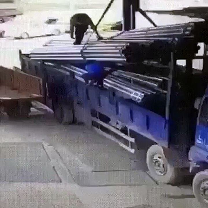 Accidente: trabajador es aplastado por carga
