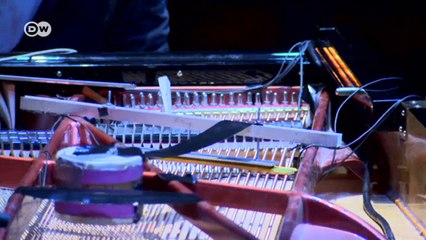 Piano experiments with Hauschka | DW English