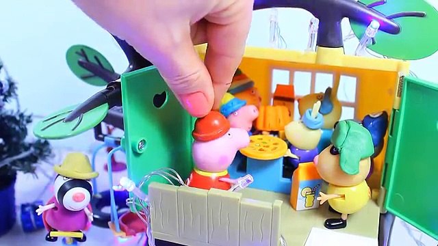 Свинка Пеппа. Ледяная горка от Деда Мороза. Мультфильм для детей. Peppa Pig