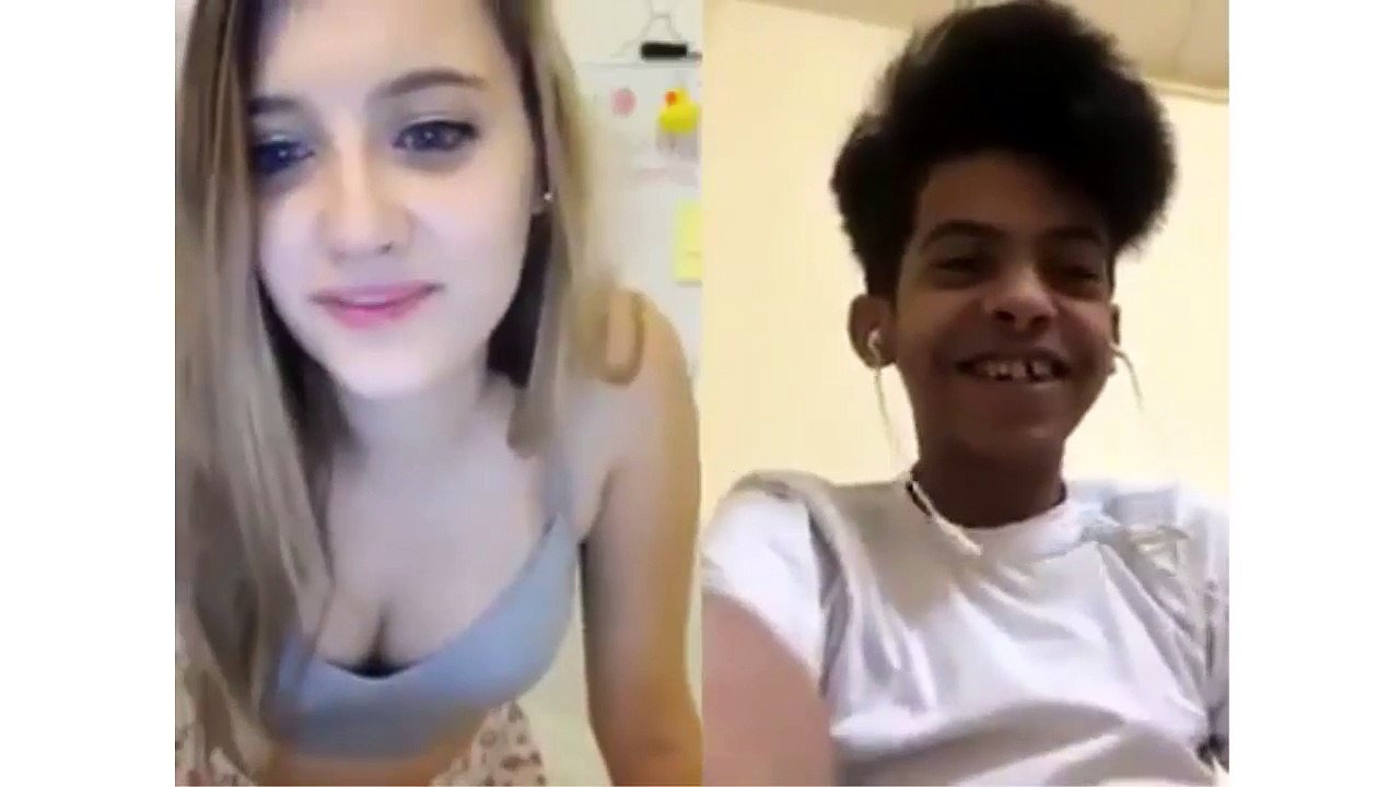 لن تصدق ماذا فعلت الفتاة الاجنبية معي هذا الفتي العربي ههههههه  ??? بدون تعليق اضحك حتي البول
