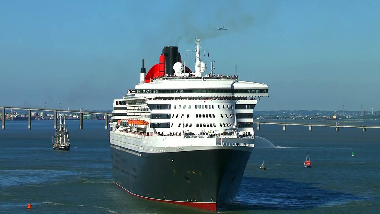 Saint-Nazaire: Survol A380 The Bridge - Nantes Bretagne Télé