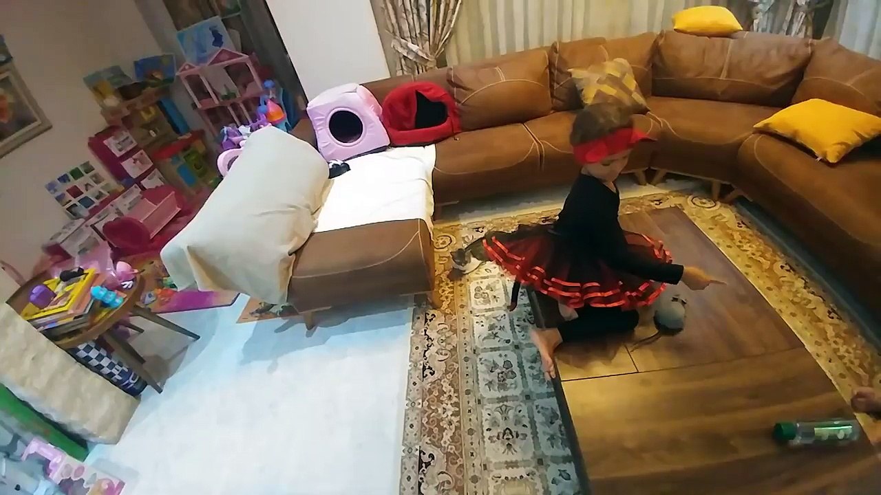 Kedicik Alinanın aşı zamanı, Dede doktor oldu iğne yaptıi elif kedi