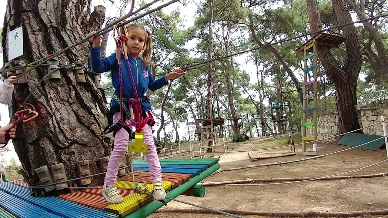 Antalya Anadolu parkta atraksiyonlar, İP PARKURU (FUN CLIMBING) elif bu parkuru çok sevdi
