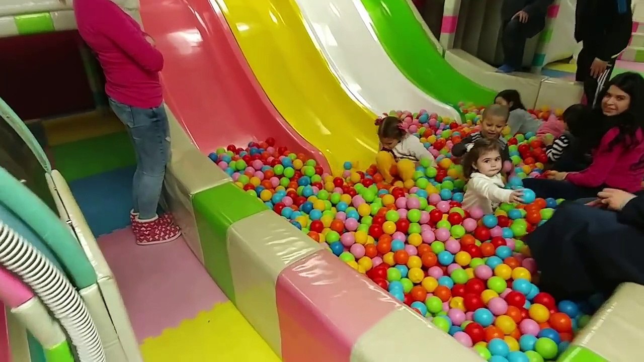 Mark antalya playland'te kaymaca zıplamaca oyun keyfi devam, eğlenceli çocuk videosu