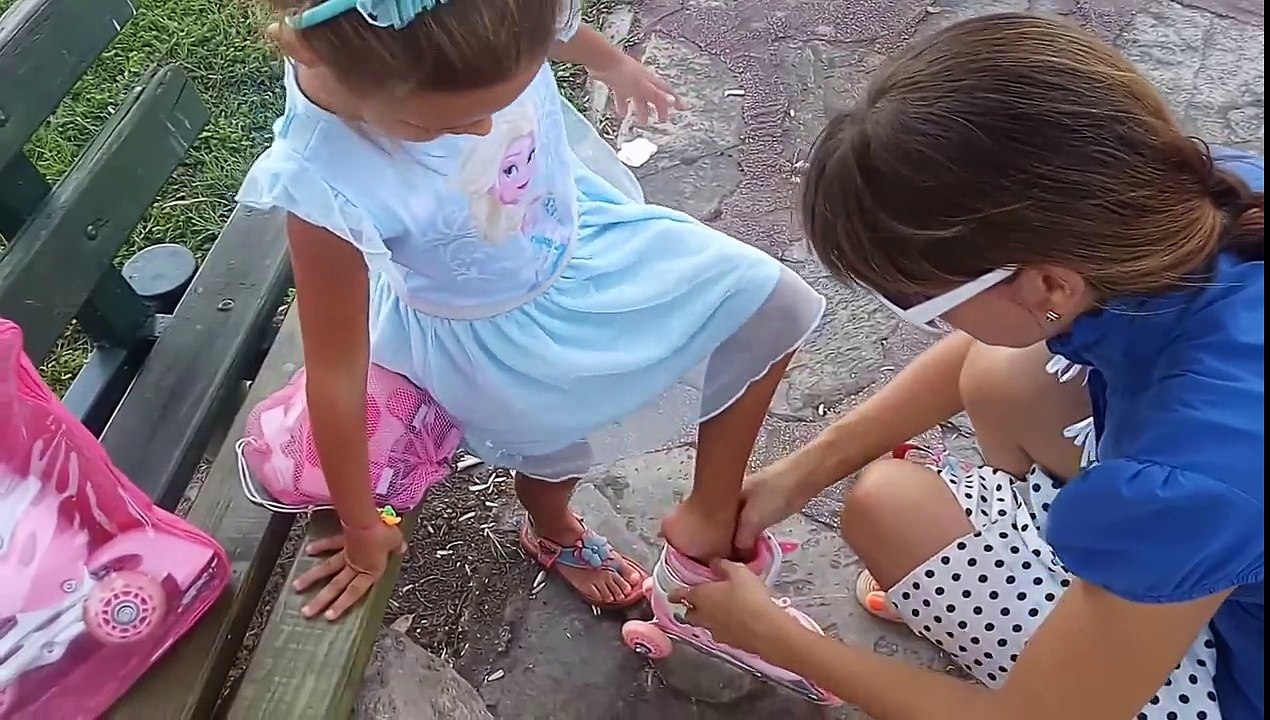 Elif Paten kayıyor.Aylar sonra yeniden paten kaymayı denedik. Epeyce eğlendik , Çocuk videosu