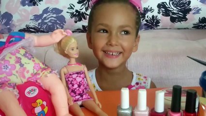 Barbie ve safiye  elifin güzellik  salonunda