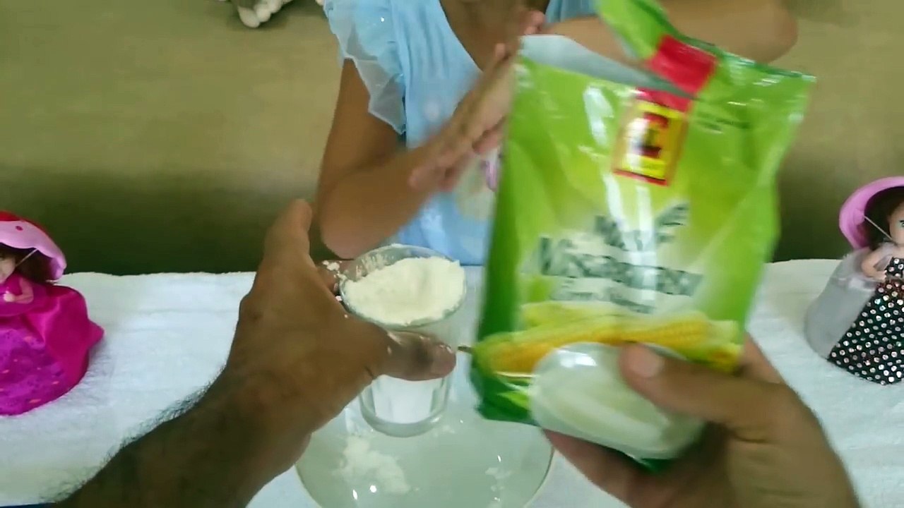 Slime desem slime değil.oyun hamuru desem oyun hamuru değil.Nişasta ve su ile harika oyun