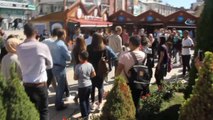 Sosyal Medya Fenomeni Genç, Sivas'ta Hayranları ile Bir Araya Gelince İzdiham Yaşandı