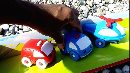 Miniş  zeliş poniş sizinle tanışmak istiyor. Bugün yüzmeye gidiyorlar. Timsah ve elifte var .. )))