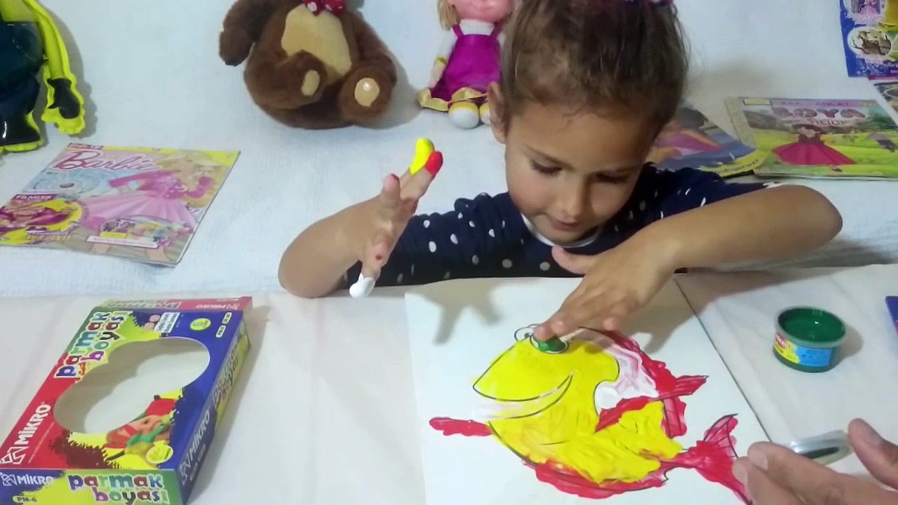 Parmak Boyası ile oynadık , 2 el 10 parmak , çok eğlendik heryer battı )))