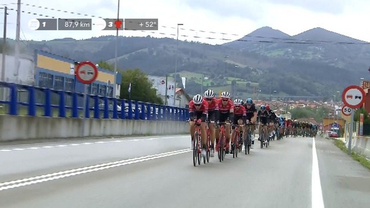Trek Segafredo riding at the front / Trek Segafredo trabajando en el peloton - Etapa 20 / Stage 20 - La Vuelta 2017
