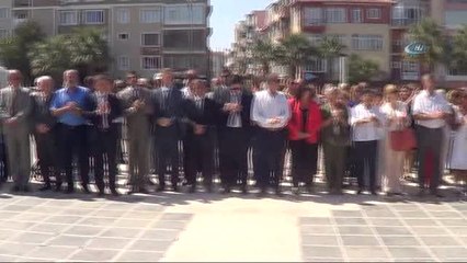 Çanakkale'de CHP'nin Kuruluşunun 94. Yıldönümünde Türk Bayrağı Unutuldu