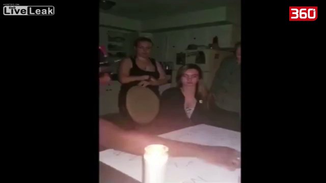 Te rinjte mundohen te flasin me fantazmat, ajo qe ndodh do tju lere me goje hapur (360video)