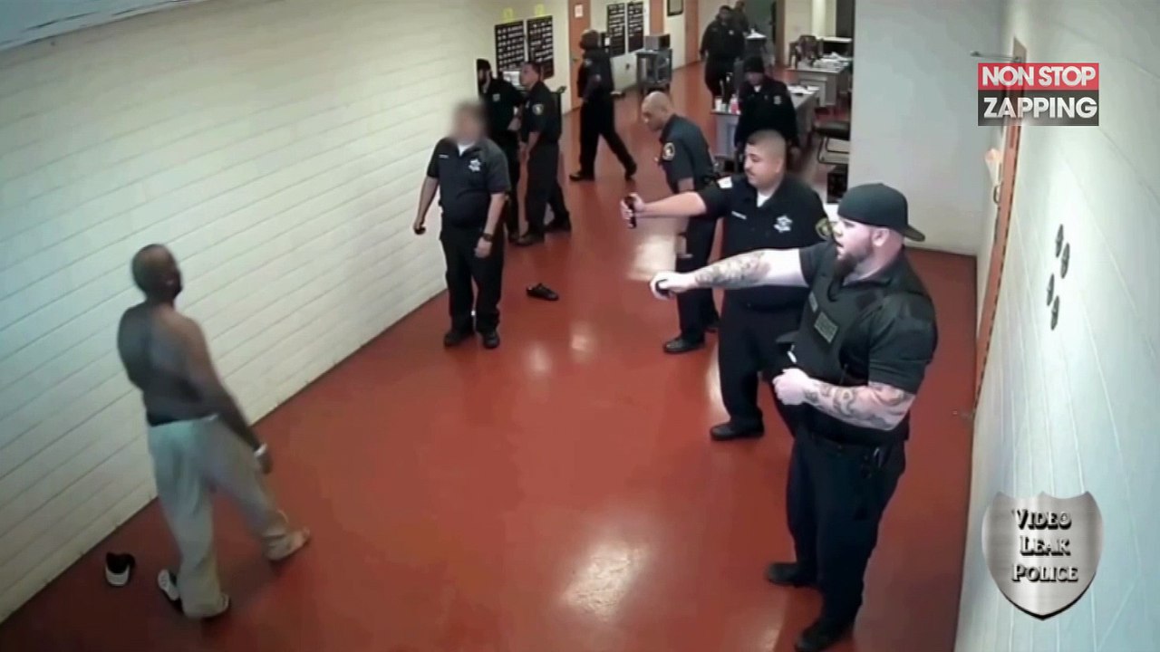 Un prisonnier américain se bat avec 19 gardiens ! (vidéo)