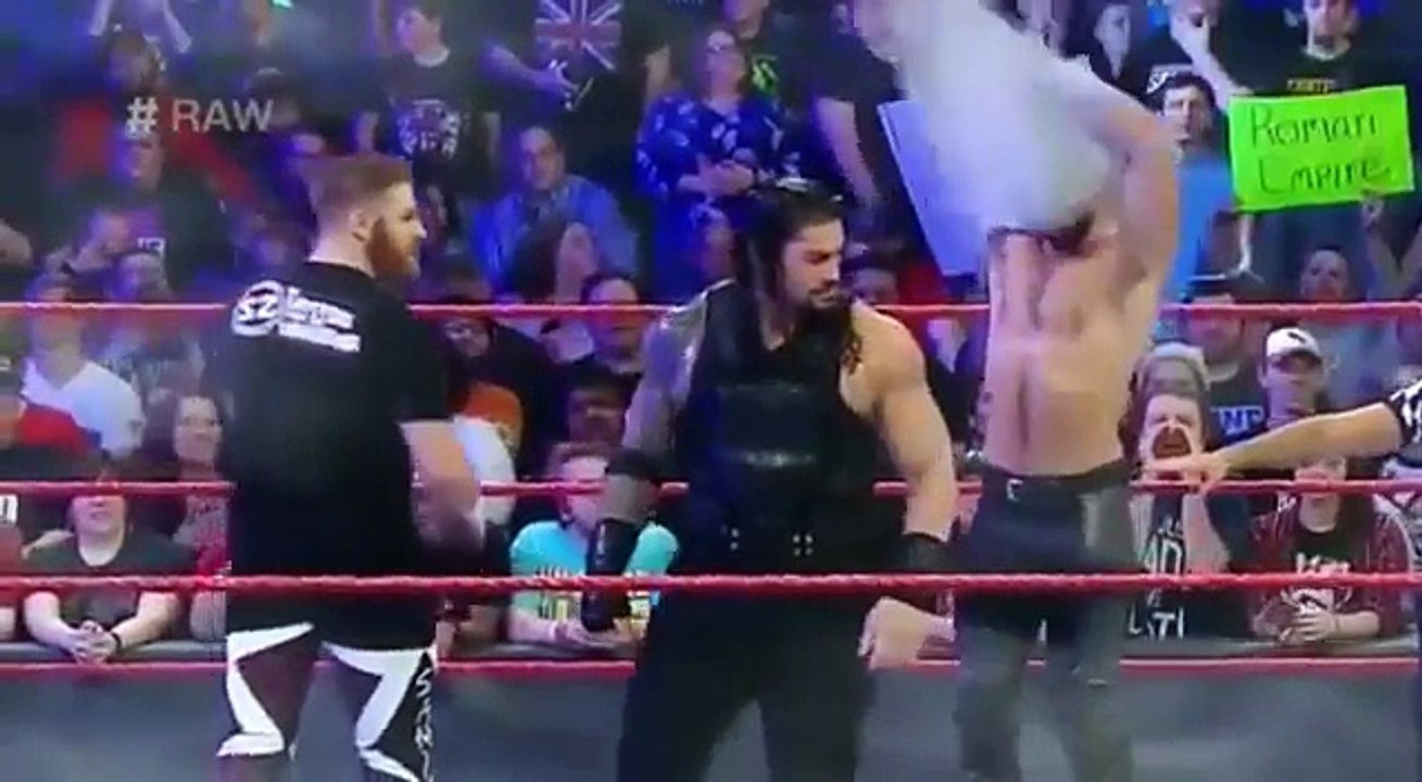 wwe raw 8 september 2017- Roman Reigns, Seth Rollins & Sami Zayn vs. Braun Strow
