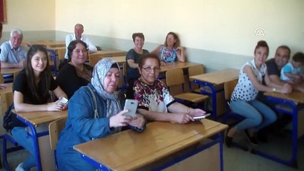 Mezun Oldukları Okulda 40 Yıl Sonra Yeniden Buluştular