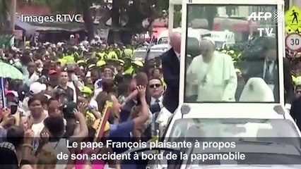 Le pape François plaisante à propos de son accident