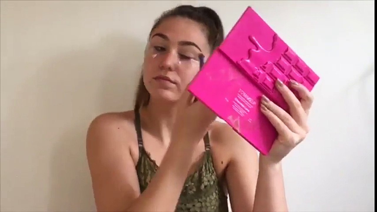 ARIANA GRANDE INSPIRED MAKEUP LOOK