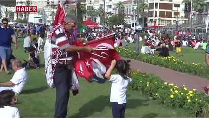 Türk Yıldızları İzmir'de nefes kesti