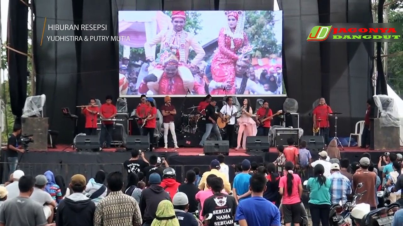 Ria Mustika Monata-Tergila gila