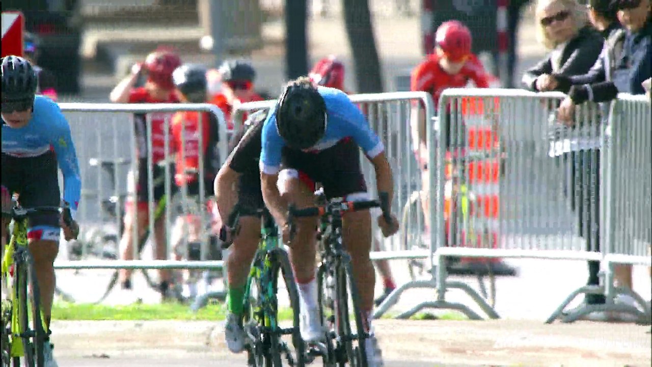 Critérium National 2017 - Femmes - Ça pousse très fort dans le groupe de tête.