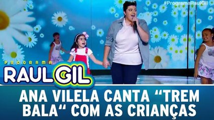 Ana Vilela puxa criança para cantar o sucesso `Trem Bala`