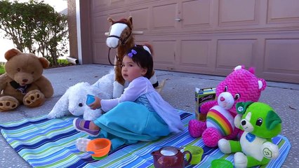 Frozen Elsa & Snow White Makeup & Spa Day w/ Rapunzel Baby, Bad baby joker, chocolate foun