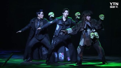 [★영상] B1A4 신우, 햄릿의 유쾌한 해골 댄스 (여기오면 다 똑같아, 신이여) / YTN