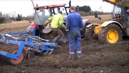 深い泥のコンパイルで立ち往生最大のトラクター