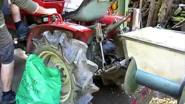 Ev yapımı yem yapma makinesi