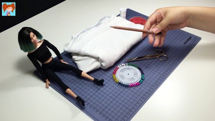 Barbie Bebeğin Kylie Jenner Dönüşümü Kendin Yap Barbie Askılı Elbise Yapımı Oyuncak