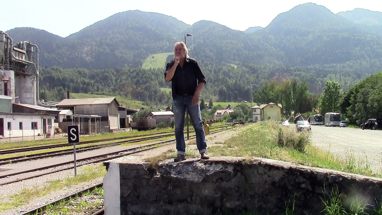 LATZKO "Kein einziges Gesicht-Not A Single Face" BOHINJ BISTRICA