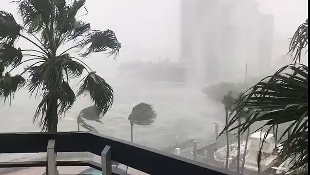 Ouragan: Sur twitter les internautes postent ce matin des vidéos de la tempête qui touche Miami Beach