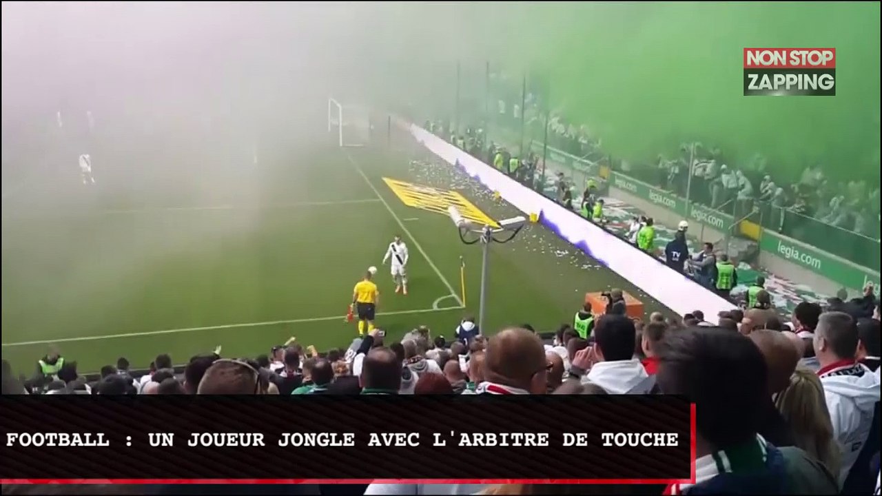 Football : un joueur jongle avec l'arbitre de touche (vidéo)