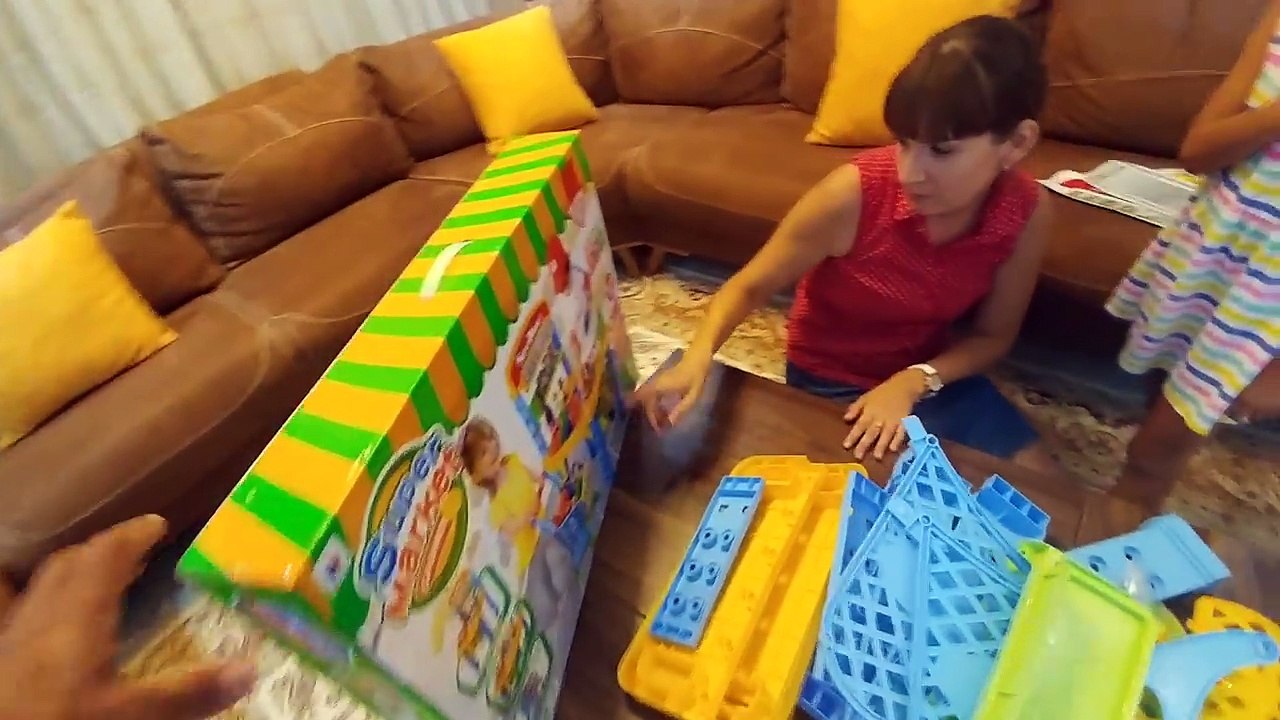 ELİFE SÜPER MARKET AÇTIK, mahalle bakkalı matrkete karşı , eğlenceli çocuk videosu