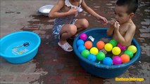 Et ballon bain couleur couleur pour amusement amusement dans Apprendre le le le le la à Il les tout-petits jouets façon avec