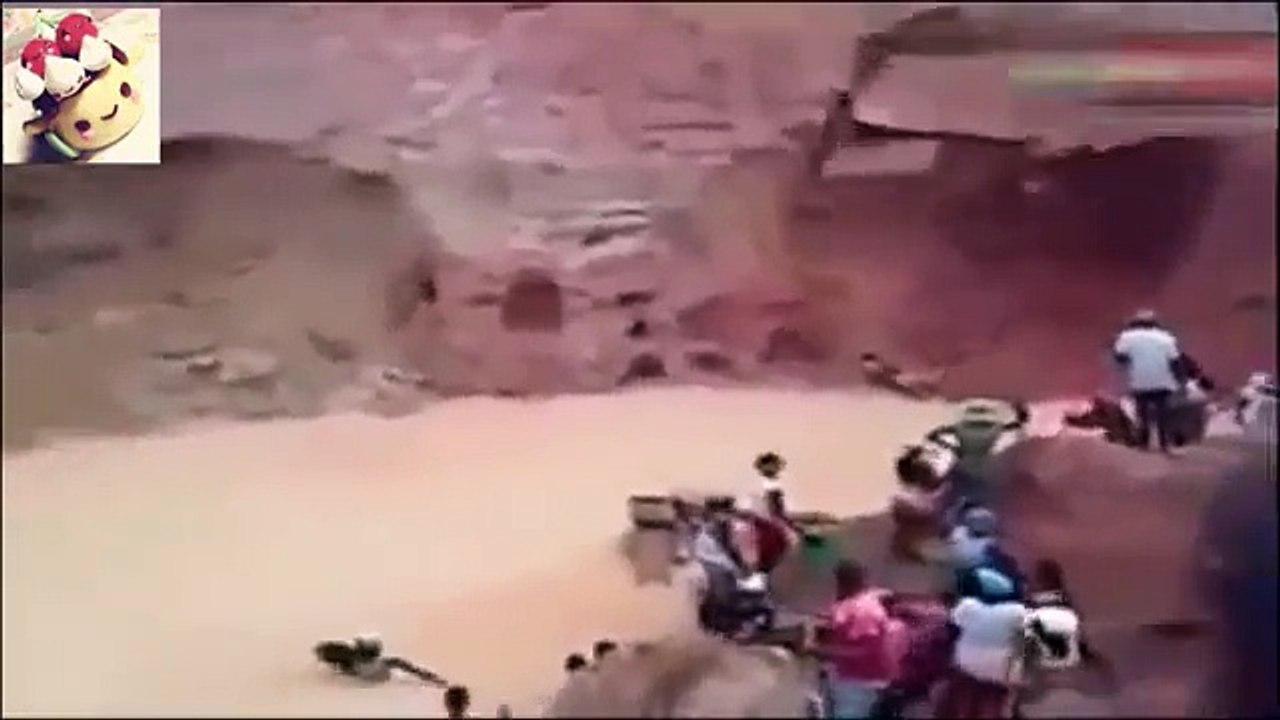兩工​​人施工時，突然感覺不對勁，準備逃跑卻已經來不及了