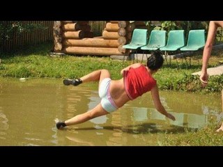 لقطات مضحكة جدا  مع الاغبياء