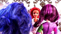 Descendants Evie Becomes a Mermaid! With Frozen Elsa, Anna & Descendans Mal, Ursula