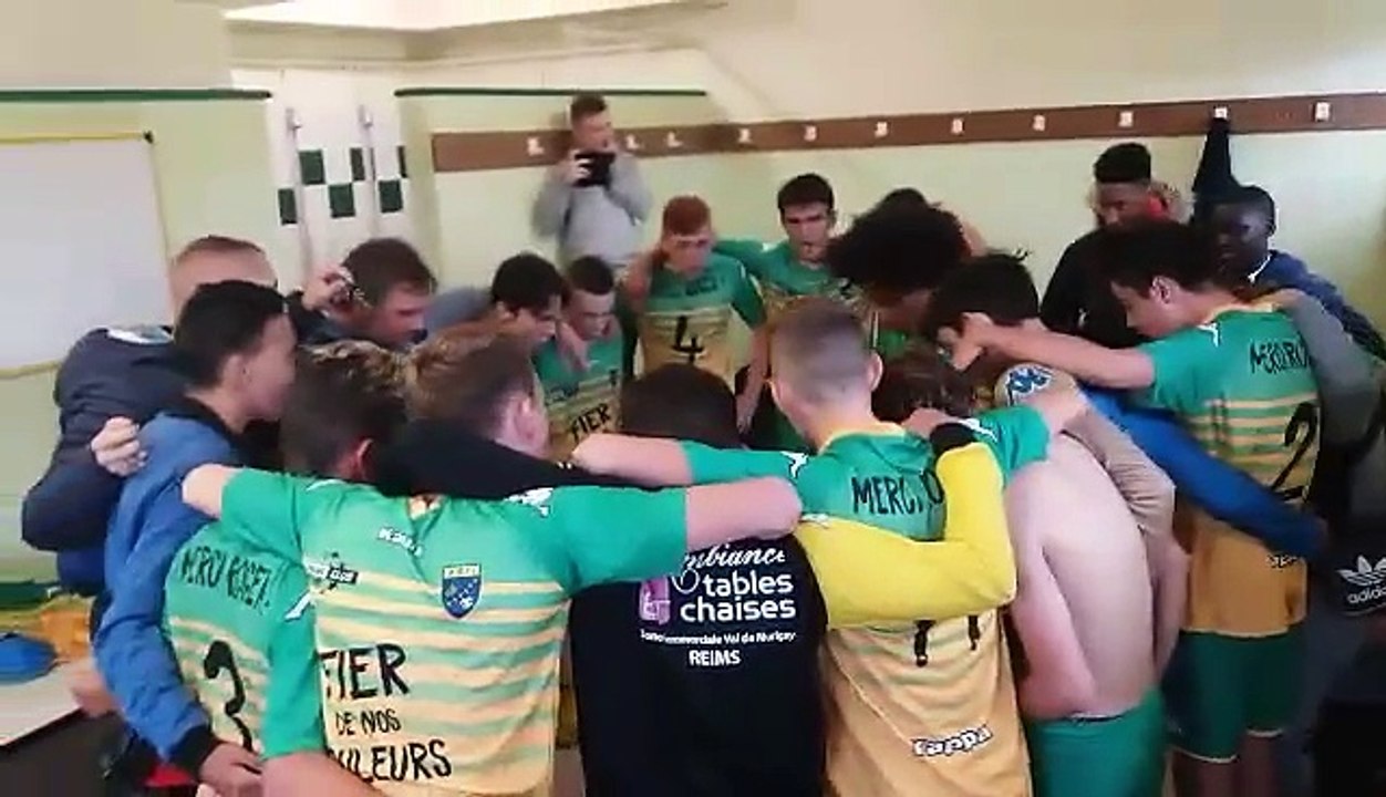 La joie des U17 après leur très belle victoire...