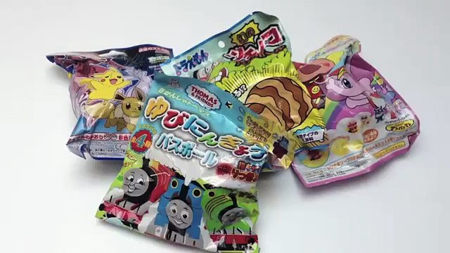 Doraemon Anpanman Pokemon Thomas and Friends Bath Ball アンパンマン それいけ！アンパンマン「めいけんチーズ」 バスパウダ